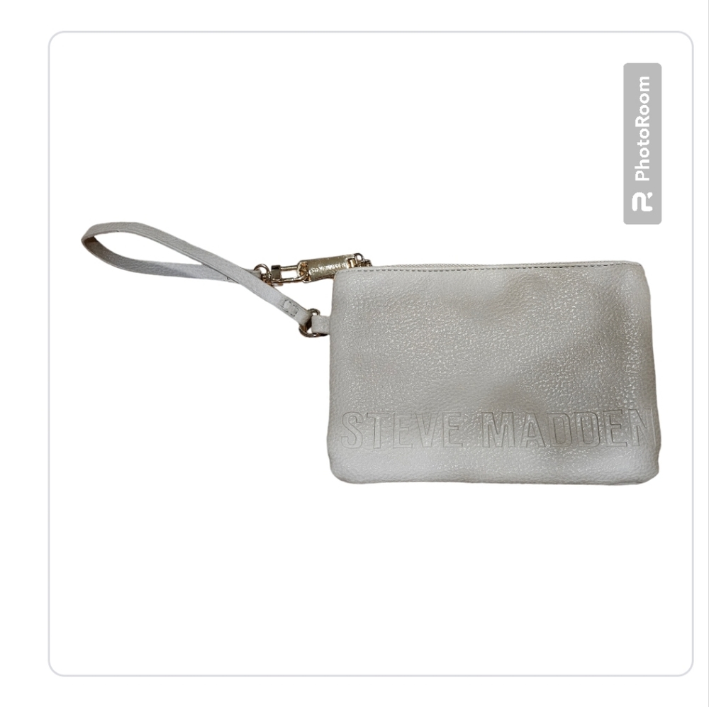 Steve Madden wristlet. Beige in color NWOT